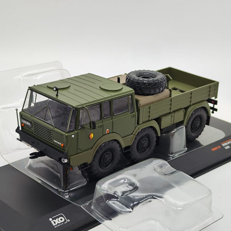 Maquette Tatra 813 6x6 Nva 1968 - Olive Vert - Ixo Models 1:43 - Neuf